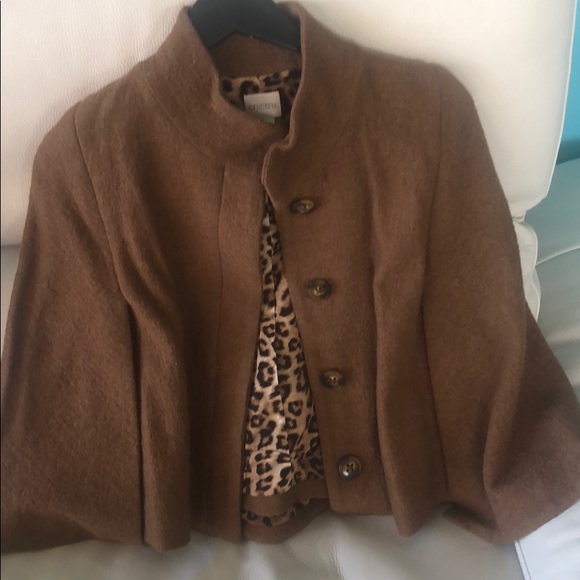 Cape jacket - Picture 2 of 5